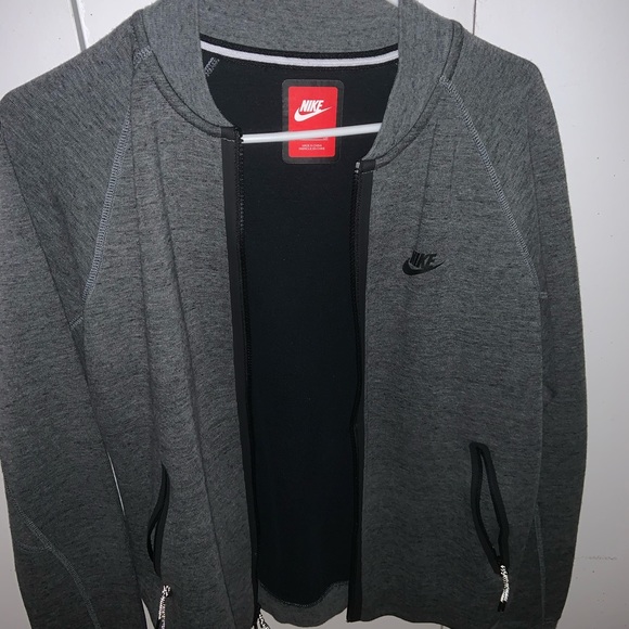 Nike jacket - Picture 3 of 3
